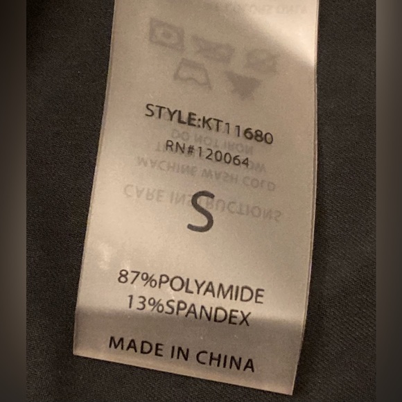 Cyclebar Mono B Crop Top Size Small, Black. Dri Fit. - Picture 4 of 4